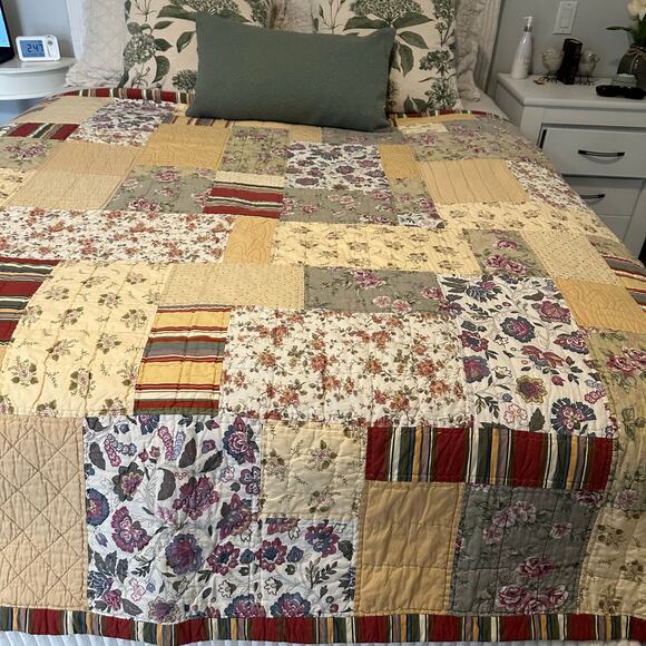 Vintage Floral Patchwork Quilt Comforter Blanket Twin 92x68 Cottagecore - Picture 6 of 9